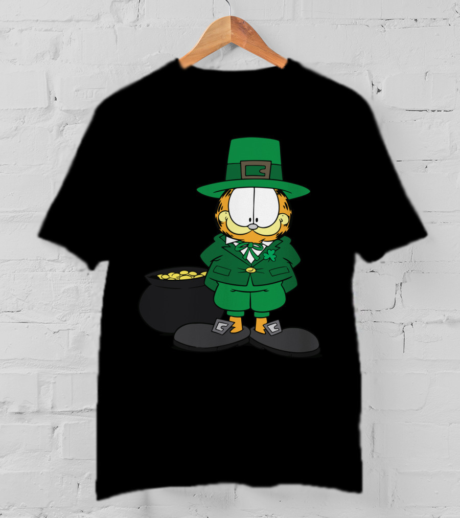 Garfield St. Patrick's Day Leprechaun With Pot Of Gold T-Shirt