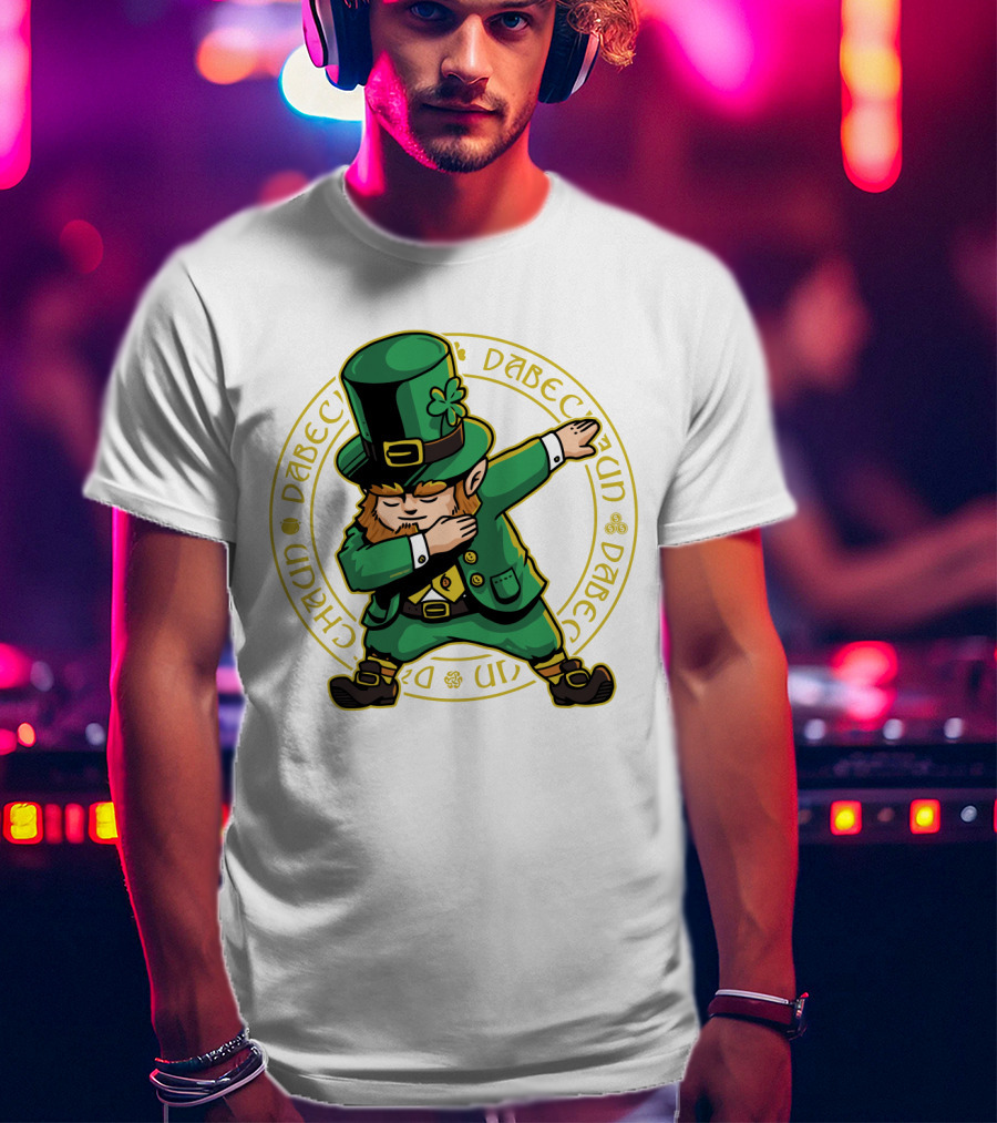 St Patrick's Day Dabbing Leprechaun With Shamrock Hat T-Shirt