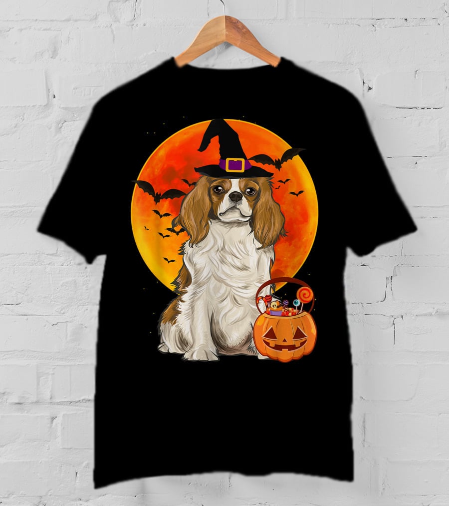 Halloween Cavalier Charles Spaniel With Pumpkin And Bats T-Shirt