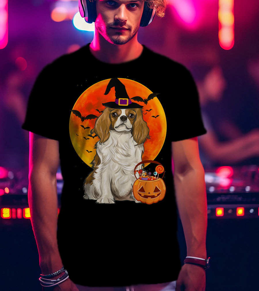 Halloween Cavalier Charles Spaniel With Pumpkin And Bats T-Shirt