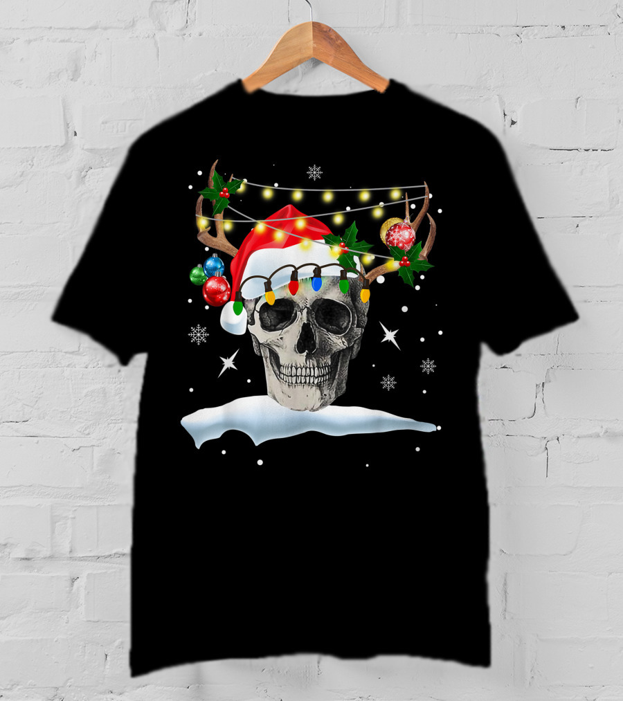 Skull Reindeer Christmas Funny Santa Hat Antlers Holiday Lights Snowflakes T-Shirt