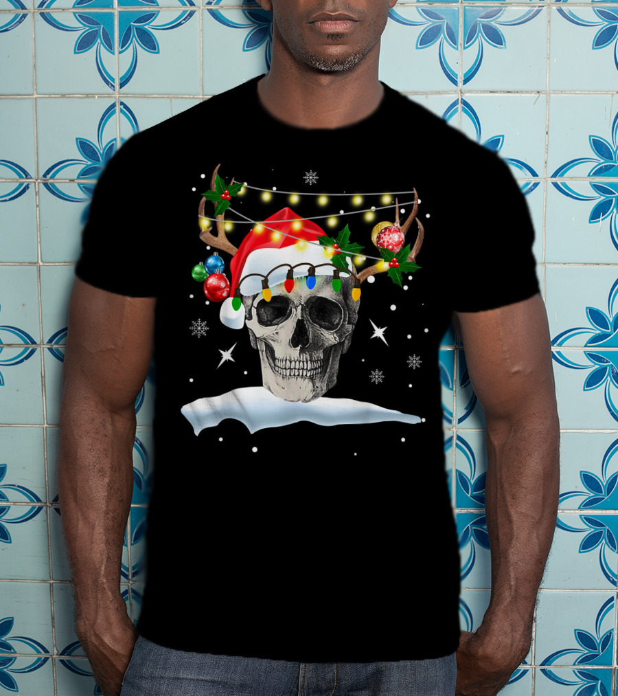 Skull Reindeer Christmas Funny Santa Hat Antlers Holiday Lights Snowflakes T-Shirt