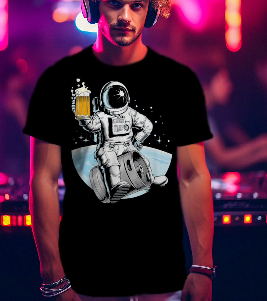 Beer Drinking Astronaut Holding A Mug Of Beer In Space With Stars And Earth Background T-Shirt