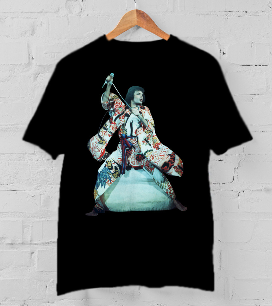 Qu Fm Hokusai-Style Warrior In Colorful Kimono Artwork T-Shirt