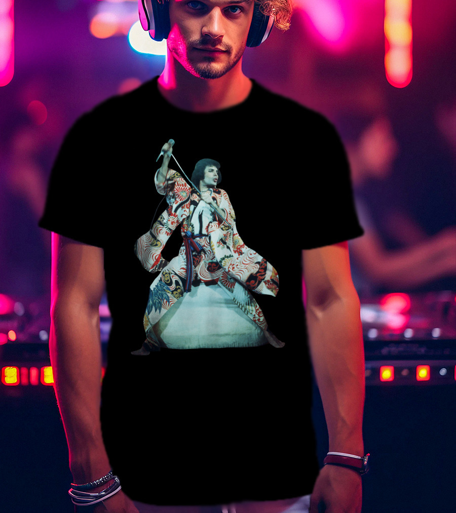 Qu Fm Hokusai-Style Warrior In Colorful Kimono Artwork T-Shirt
