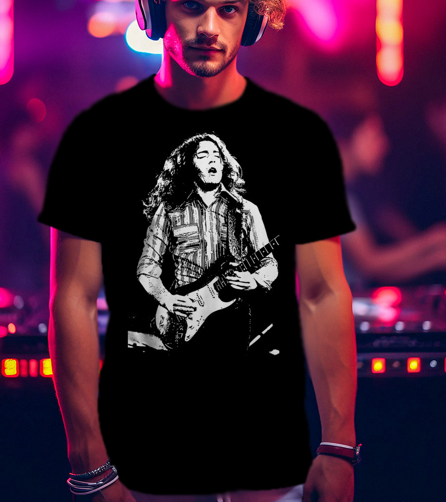 Rory Gallagher Guitarist Vintage Retro Style T-Shirt