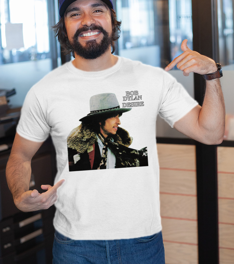 Bob Dylan Desire Album Cover With Fur Coat And Hat T-Shirt
