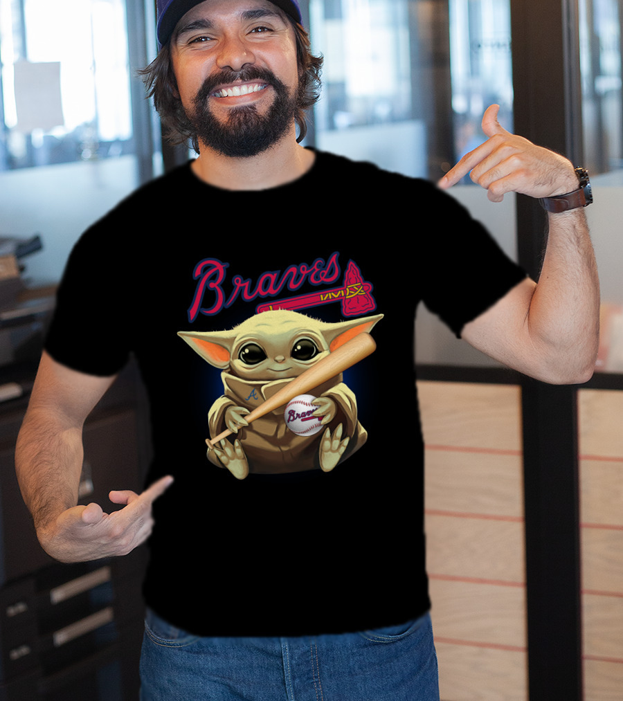 Braves Yoda Atlanta Holding Baseball Bat And Ball T-Shirt