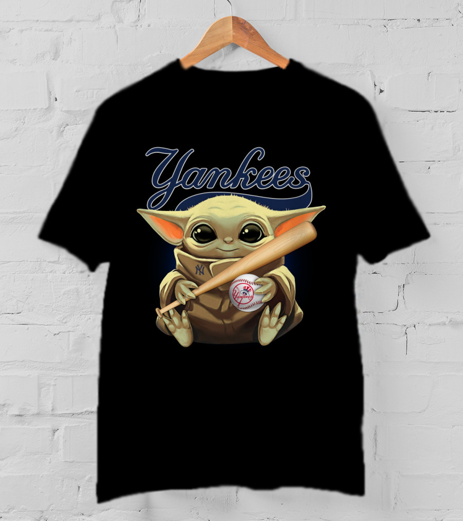 Yankees Baby Alien Holding Baseball Bat And Ball T-Shirt