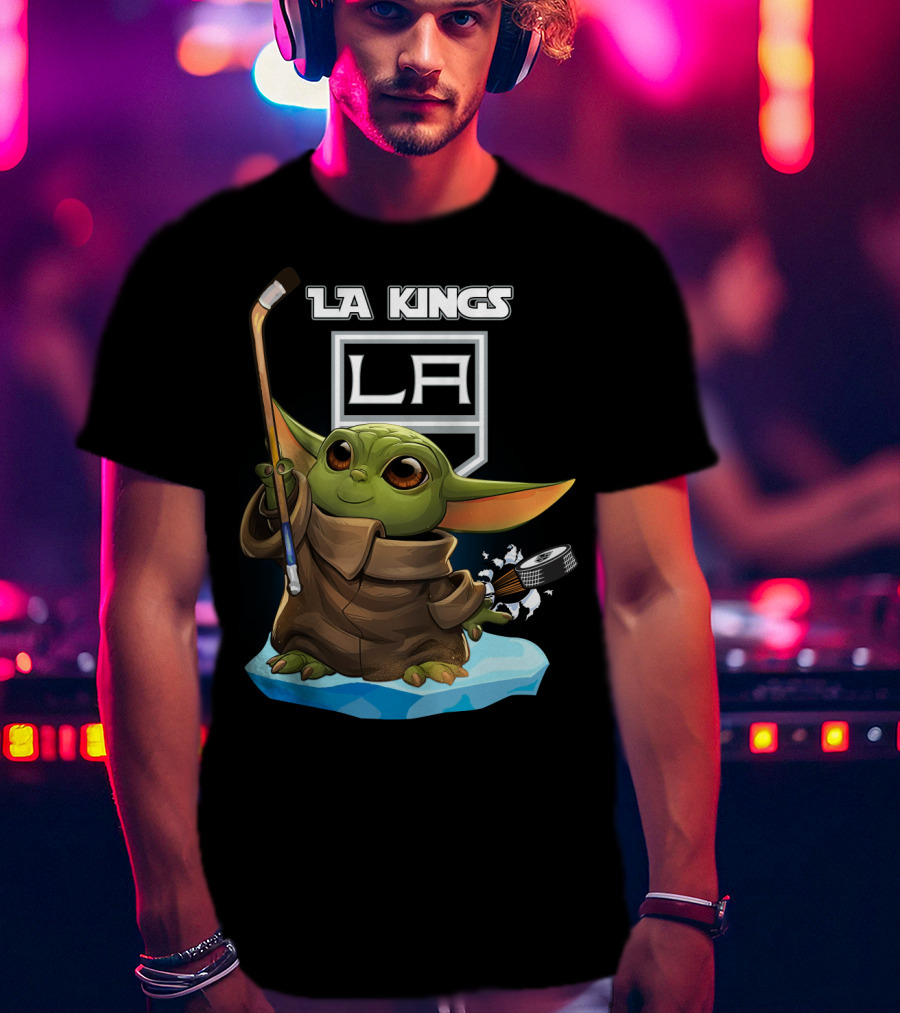 La Kings Baby Yoda Hockey Nhl Ice Rink Puck T-Shirt