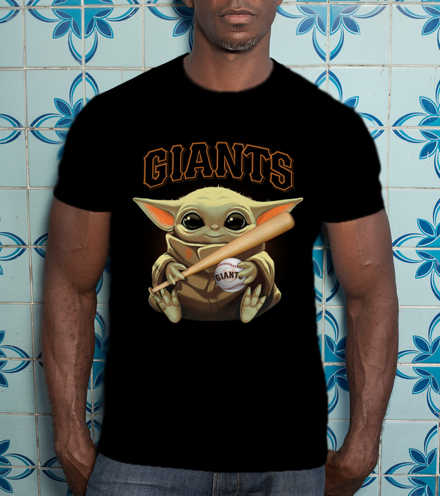 San Francisco Giants Baby Yoda With Baseball And Bat T-Shirt