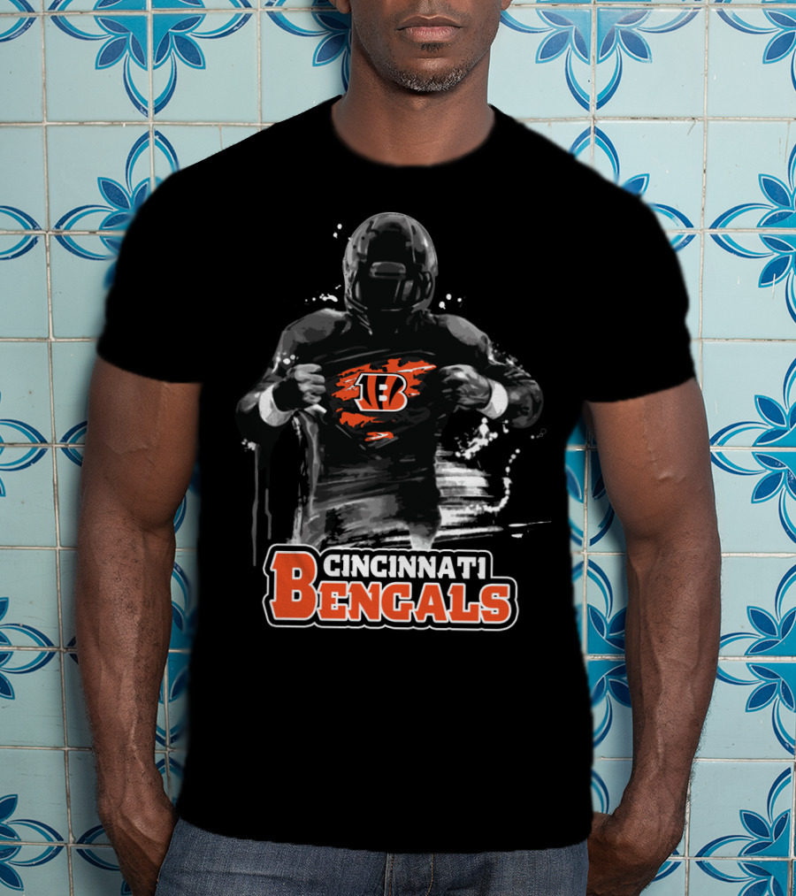 Cincinnati Bengals B Icon Football Player Splash Effect T-Shirt