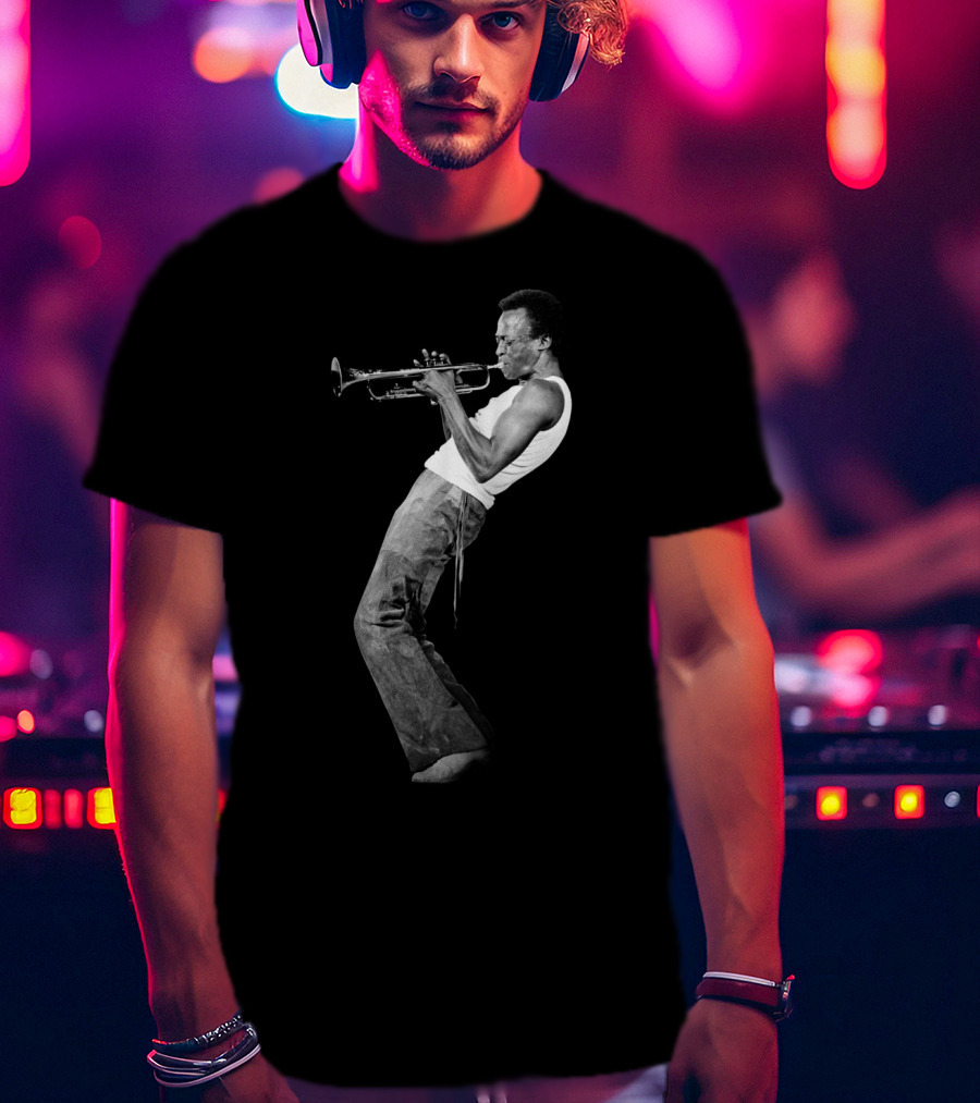 Mdv Iconic Jazz Trumpeter In Motion T-Shirt