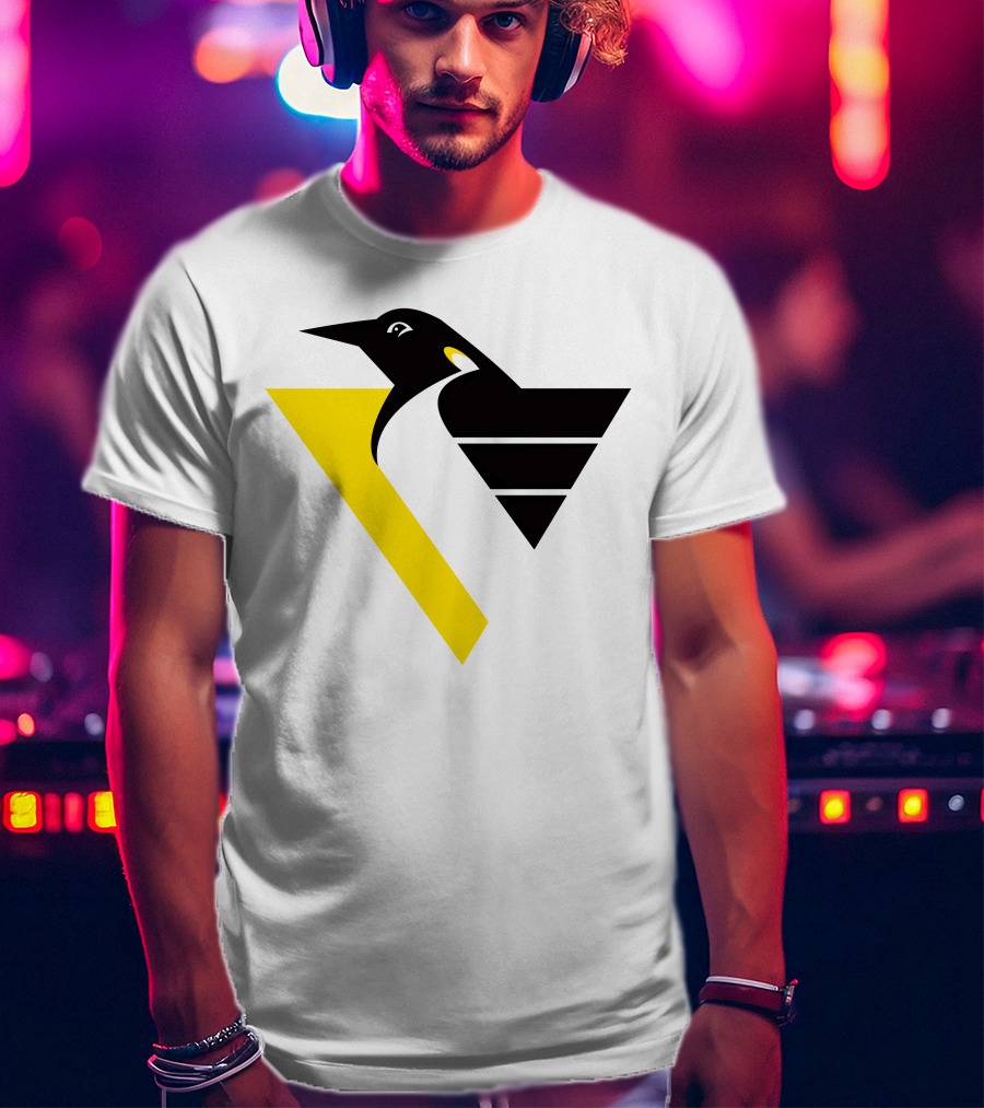 Pittsburgh Penguins Retro Penguin Triangles T-Shirt