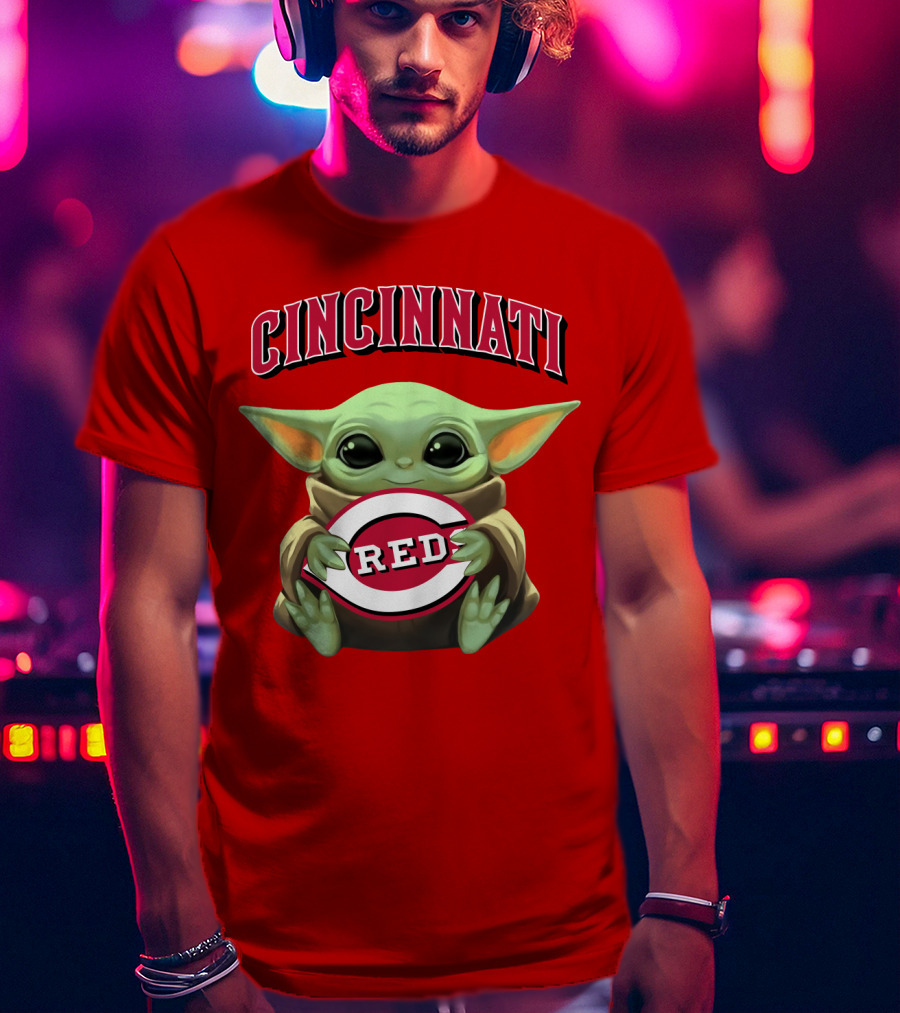 Cincinnati Reds Baby Yoda T-Shirt