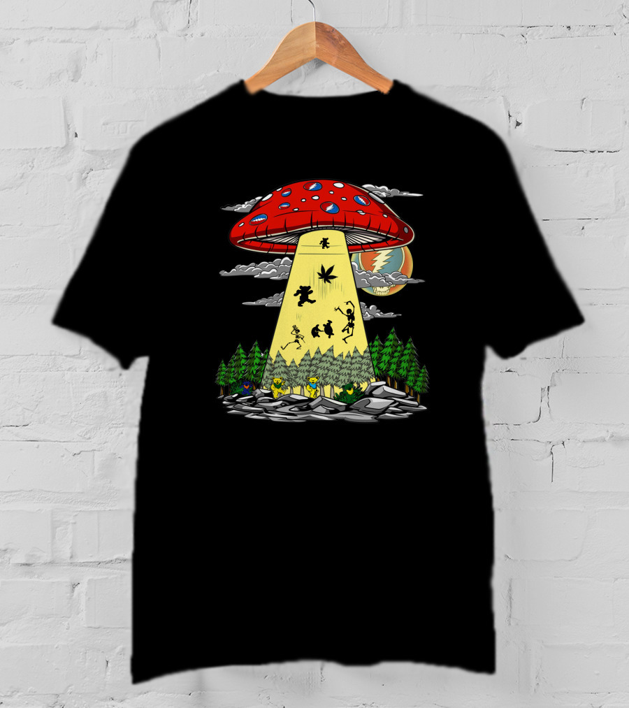 Grateful Dead Dancing Bears Under Psychedelic Mushroom Spaceship T-Shirt