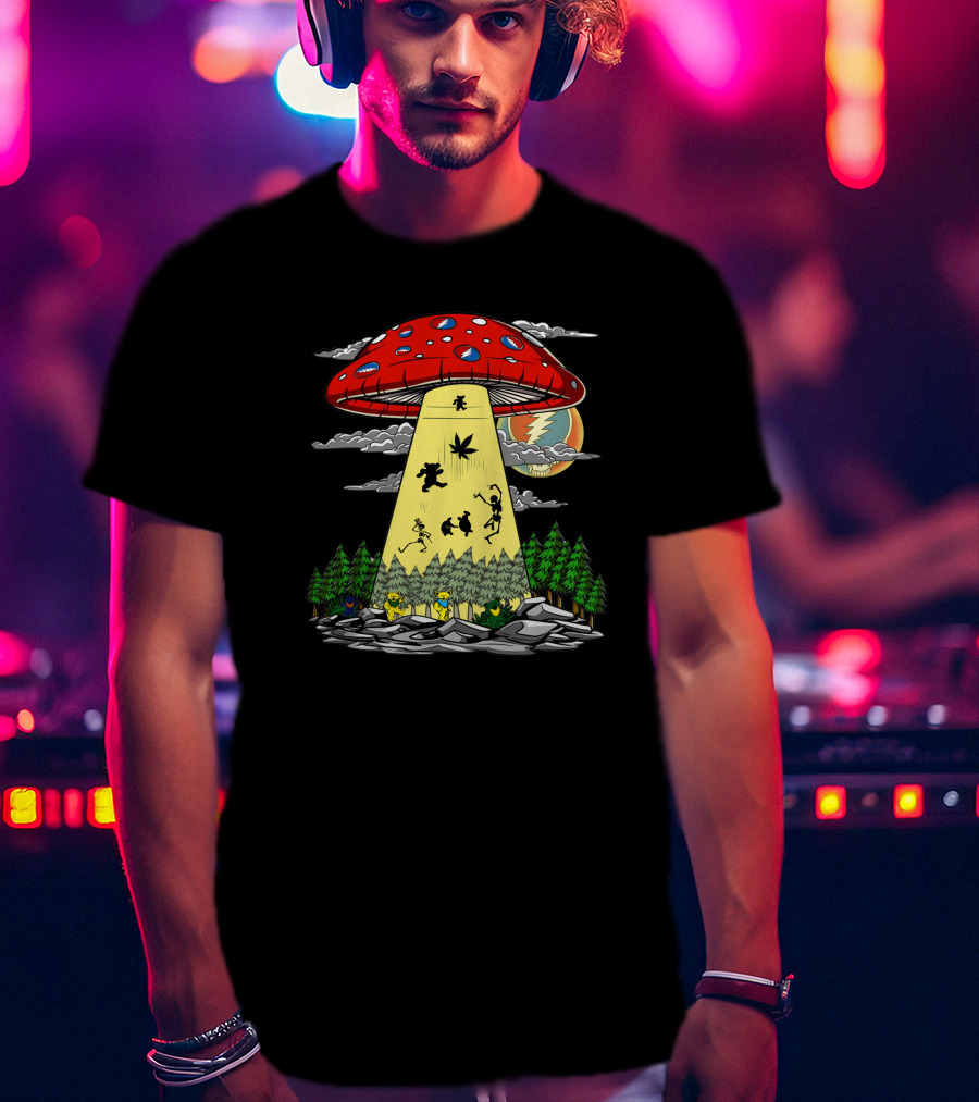 Grateful Dead Dancing Bears Under Psychedelic Mushroom Spaceship T-Shirt