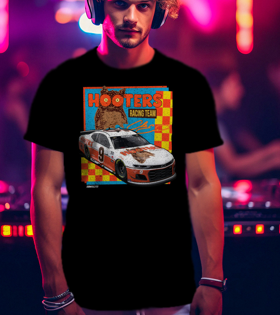 Hooters Racing Team NASCAR Car CE06 T-Shirt