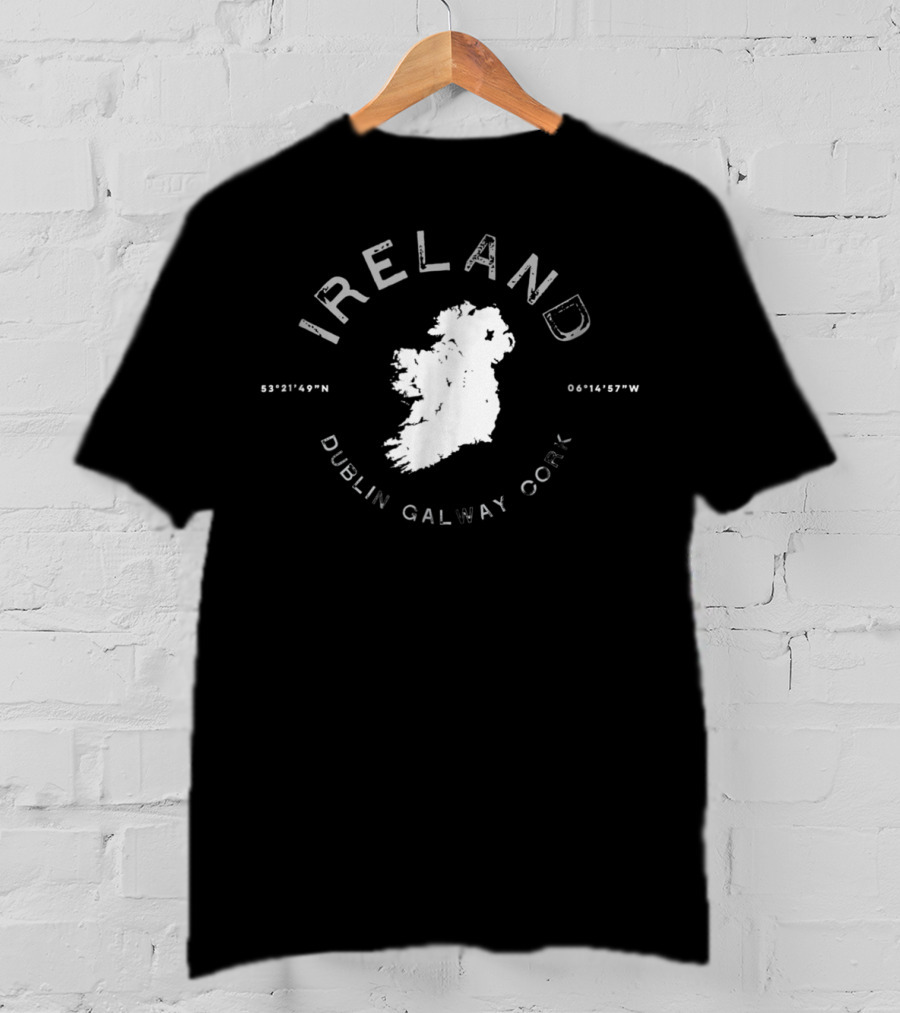 IRELAND Map Dublin Galway Cork 53°21'49N 06°14'57W T-Shirt