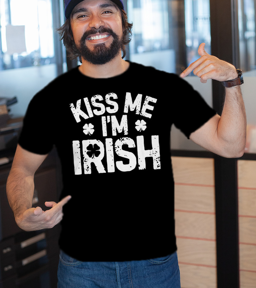 Kiss Me I'm Irish Shamrock St Patricks Day T-Shirt