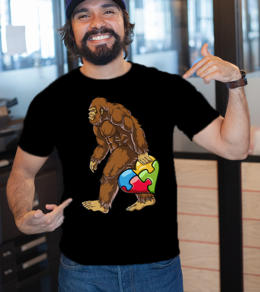 Bigfoot Holding Heart Puzzle Piece Autism Awareness Boys Men19 T-Shirt