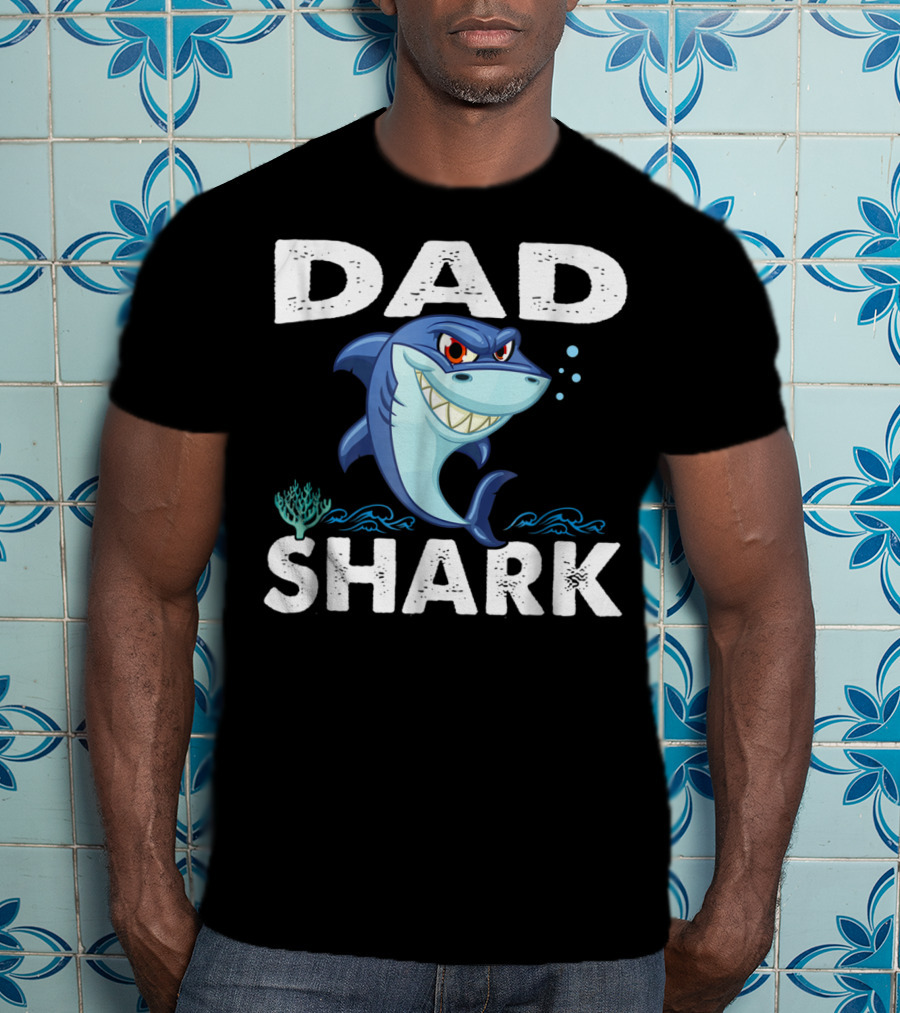 Dad Shark Awesome Funny Family Shark Fierce Cartoon T-Shirt
