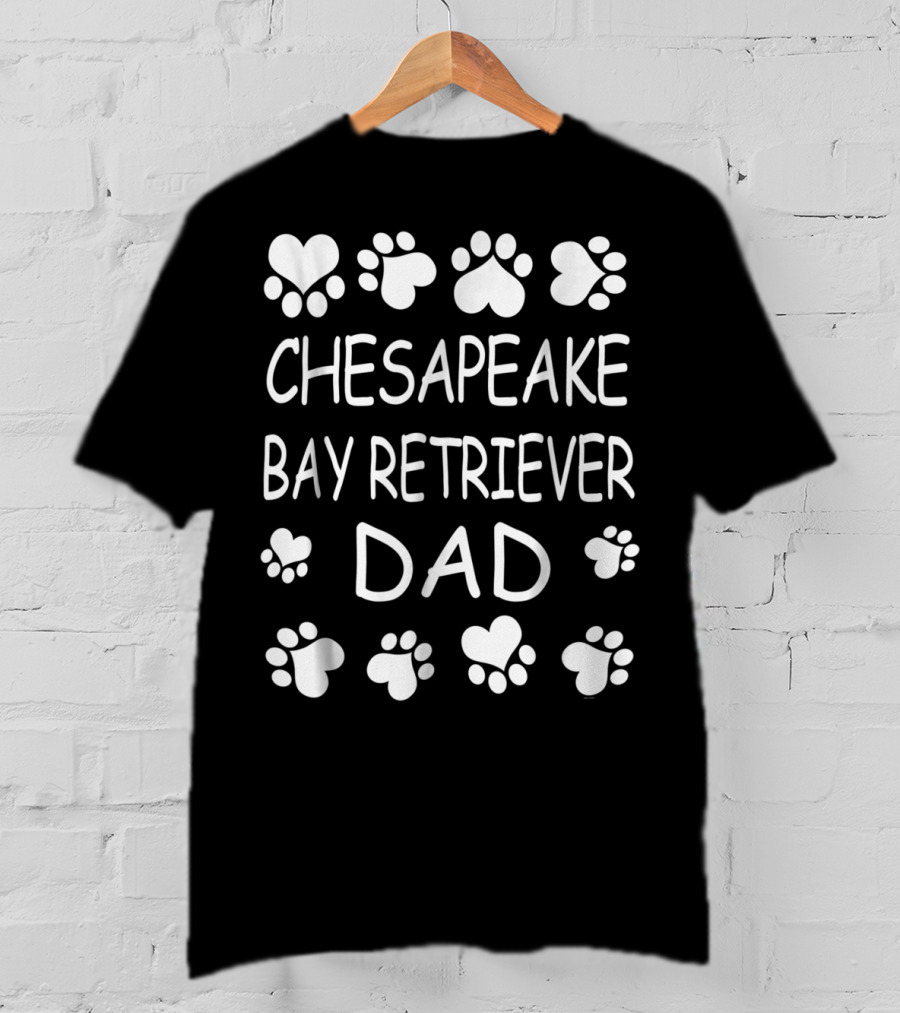 Chesapeake Bay Retriever Dad Paw Print Love T-Shirt