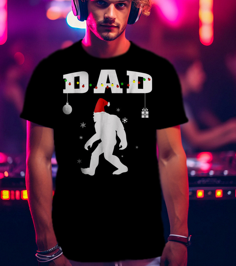 Dad Bigfoot Santa Christmas Family T-Shirt