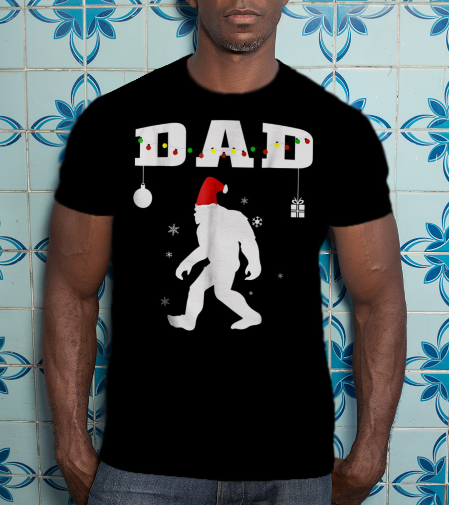 Dad Bigfoot Santa Christmas Family T-Shirt