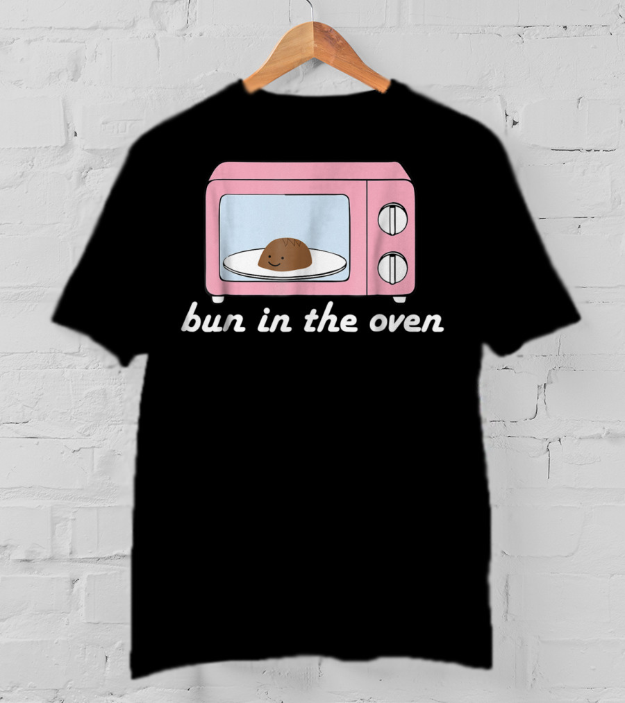 Bun In The Oven Expecting Baby Announcement Pink Microwave T-Shirt
