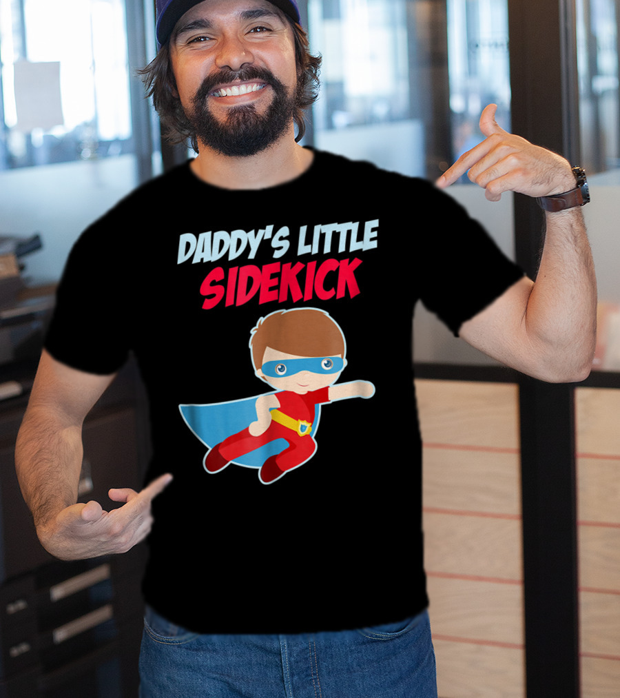 DADDYS LITTLE SIDEKICK Boys Cute Kid Dad Superhero Cape T-Shirt