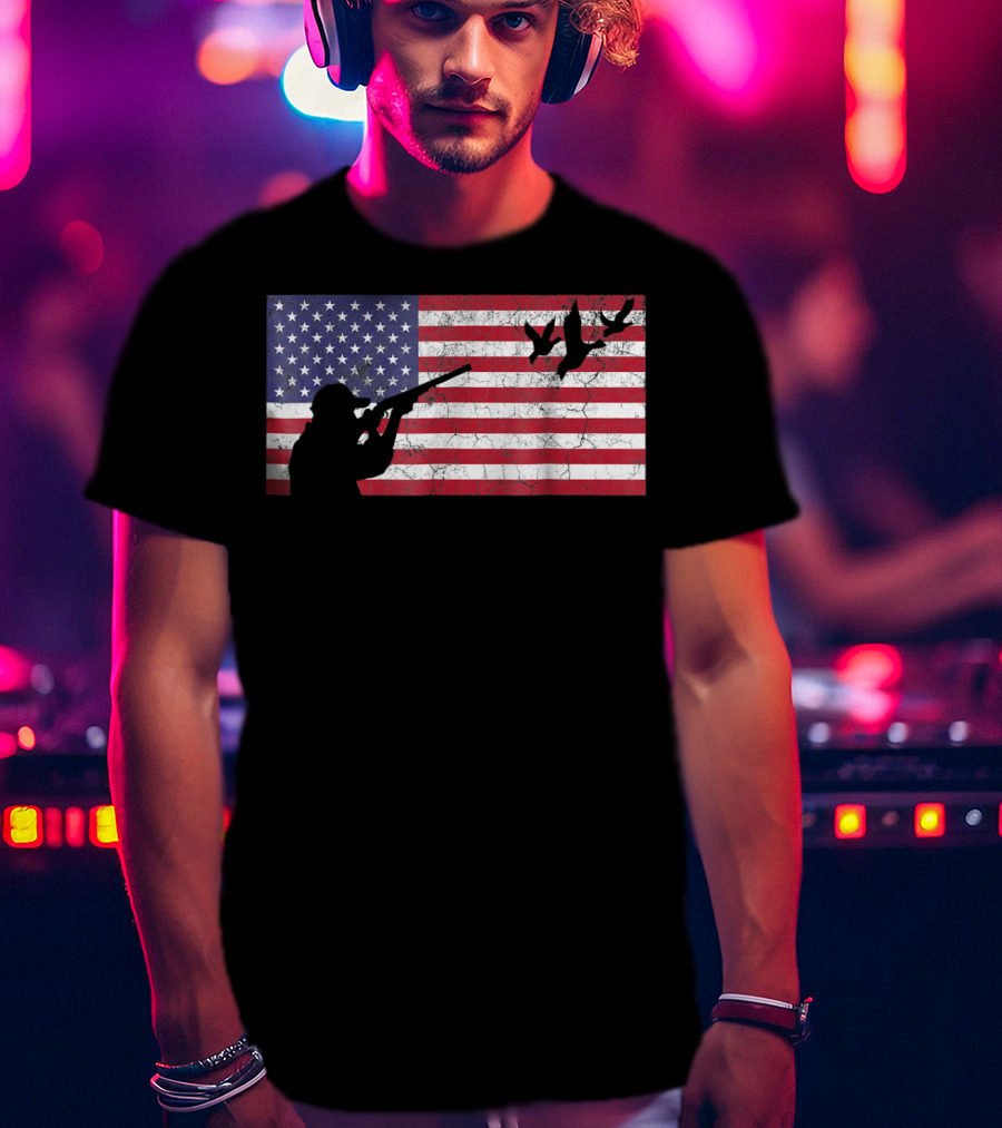 American Flag Goose Hunter Dad Silhouette With Flying Geese T-Shirt