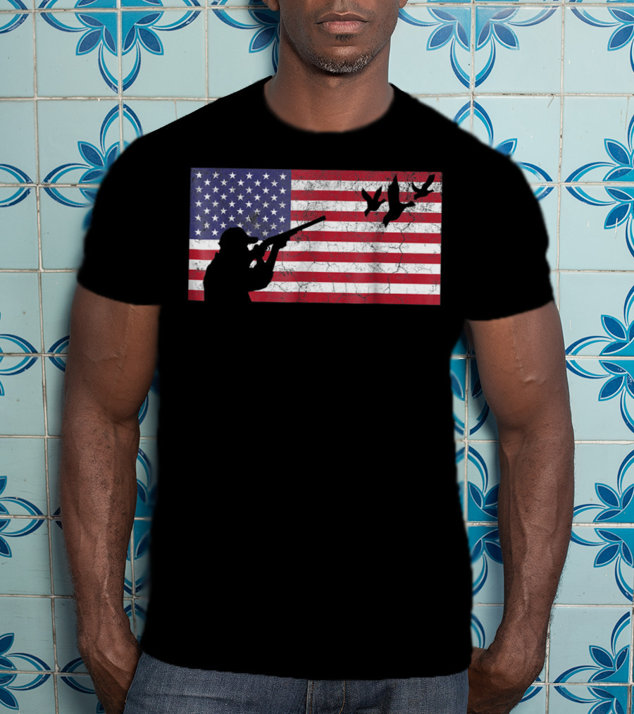 American Flag Goose Hunter Dad Silhouette With Flying Geese T-Shirt