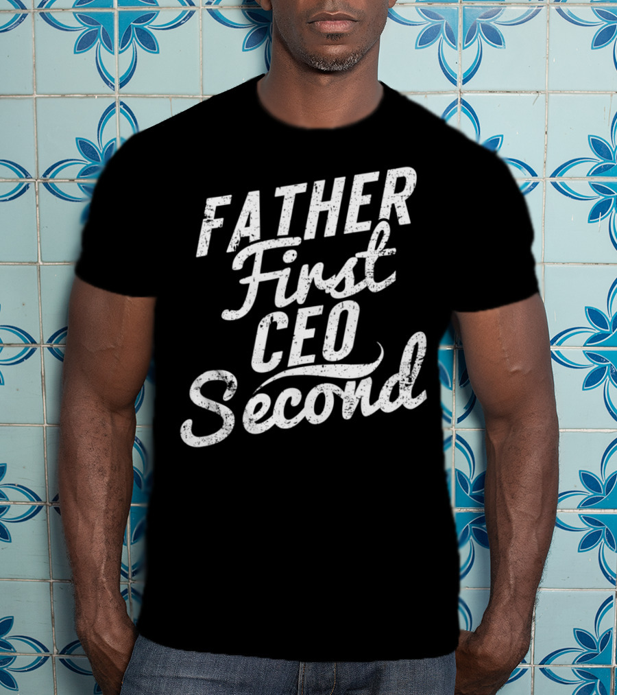 Father First CEO Second Entrepreneur Dad 90 Retro Style Vintage Look T-Shirt