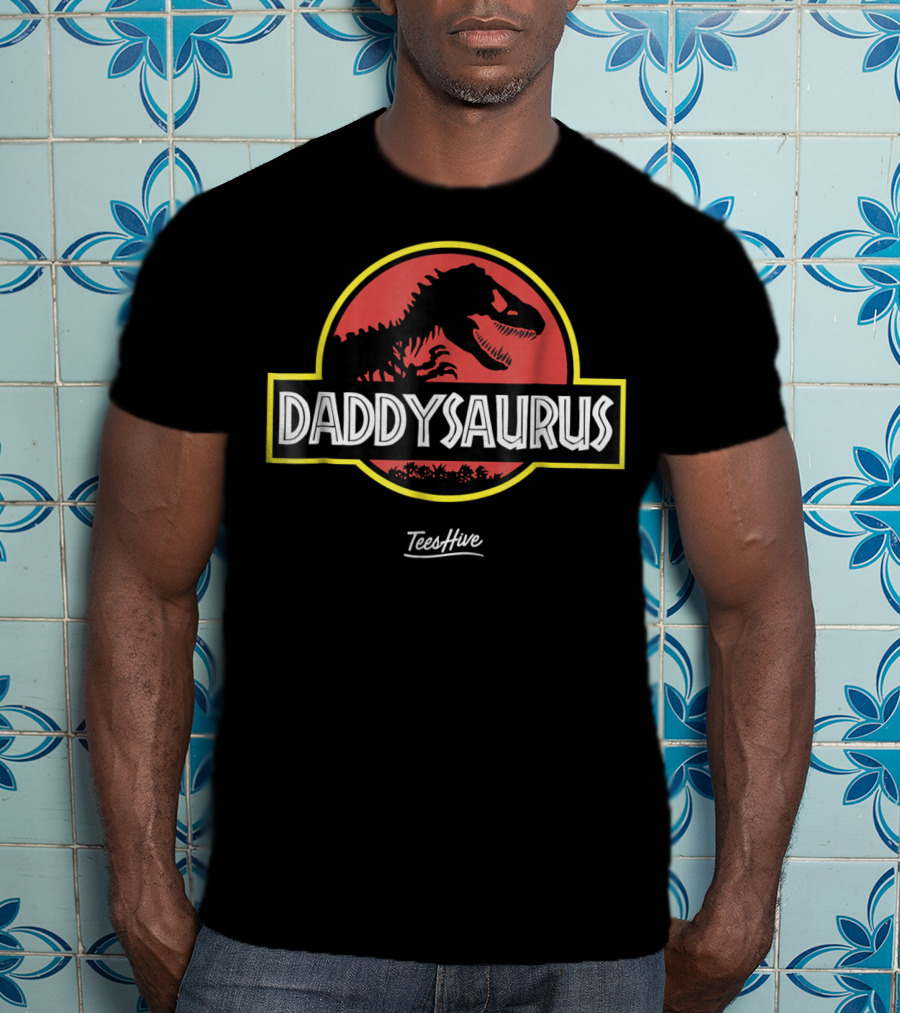Daddysaurus Funny Daddy Dinosaur Pun Parody TeesHive Jurassic T-Shirt