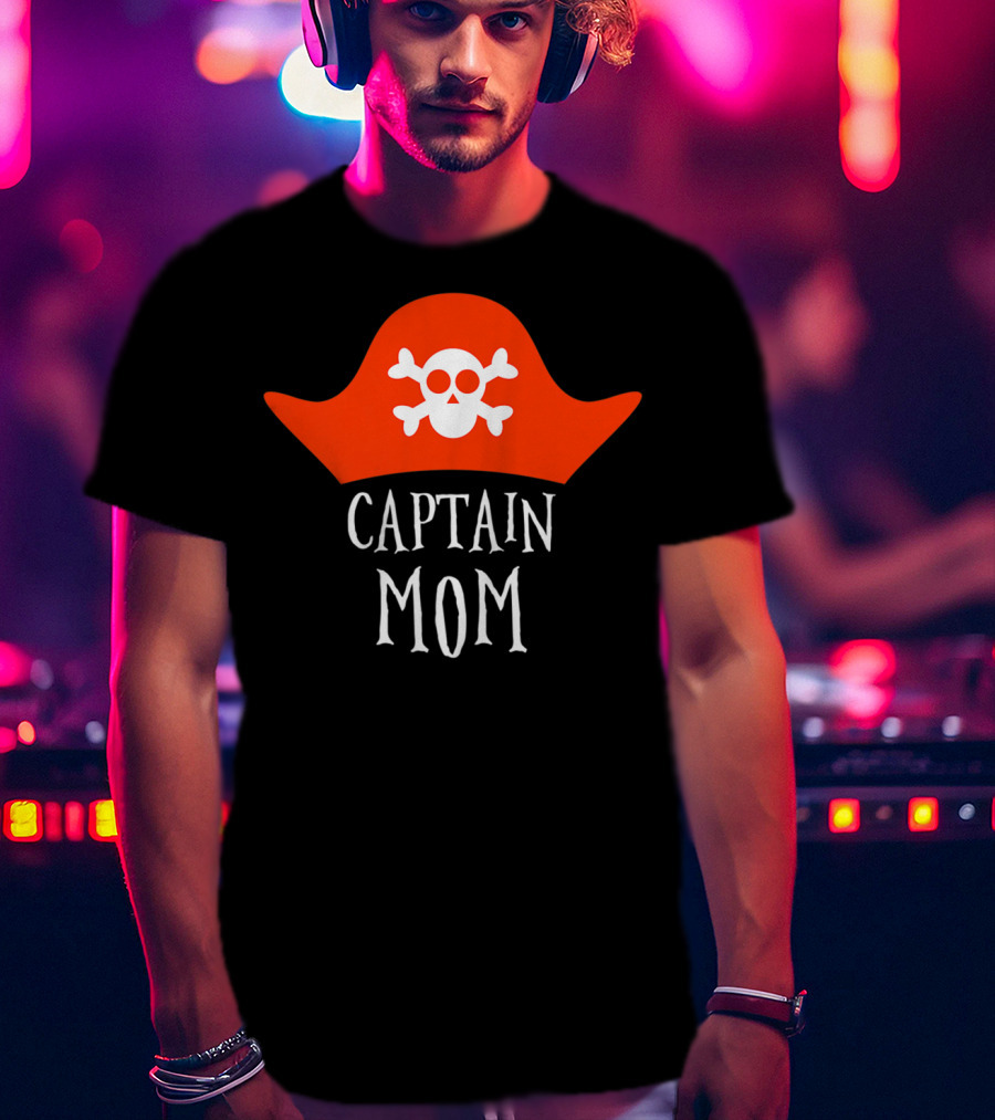 Captain Mom Pirate Skull Halloween Costume 84 T-Shirt