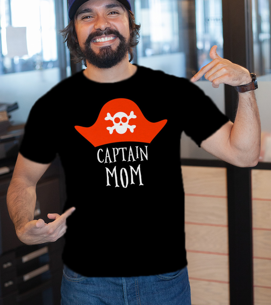 Captain Mom Pirate Skull Halloween Costume 84 T-Shirt