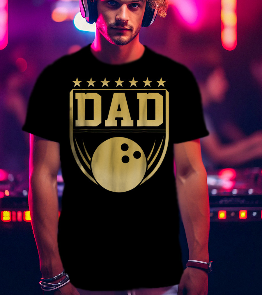 Dad Bowling Golden Shield Medal T-Shirt