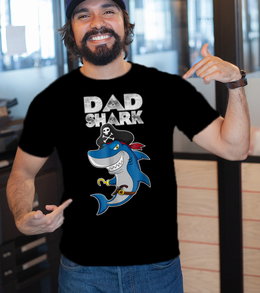 Dad Shark Pirate Halloween Matching Family85 T-Shirt