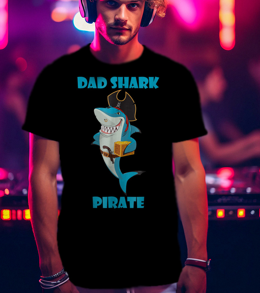 Dad Shark Pirate Halloween Matching Family 86 T-Shirt