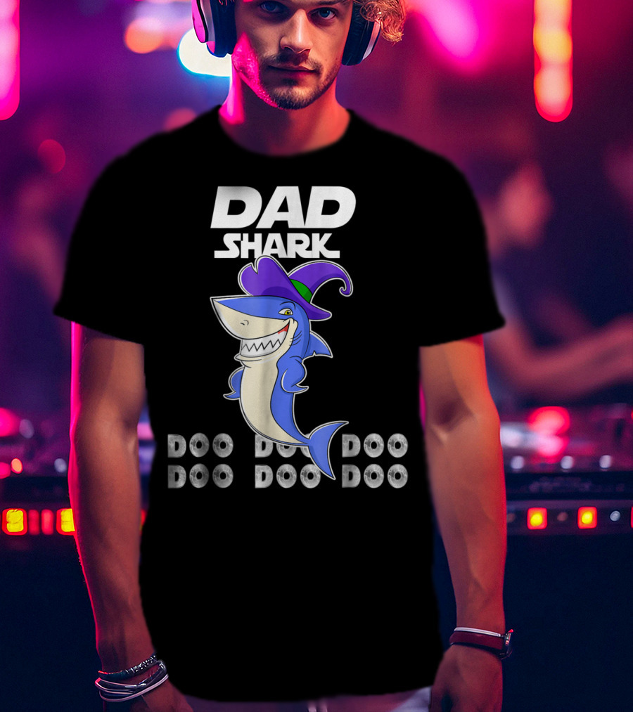 Dad Shark Doo Doo Doo Funny Shark With Witch Hat T-Shirt