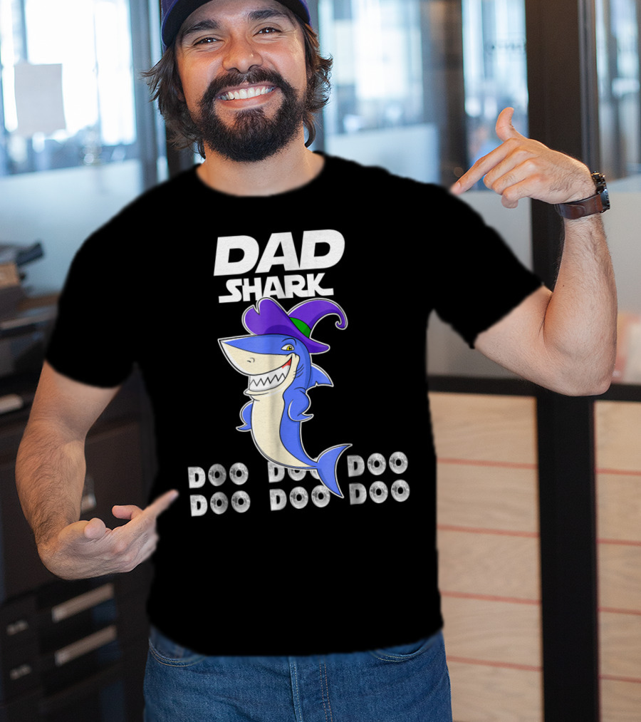 Dad Shark Doo Doo Doo Funny Shark With Witch Hat T-Shirt