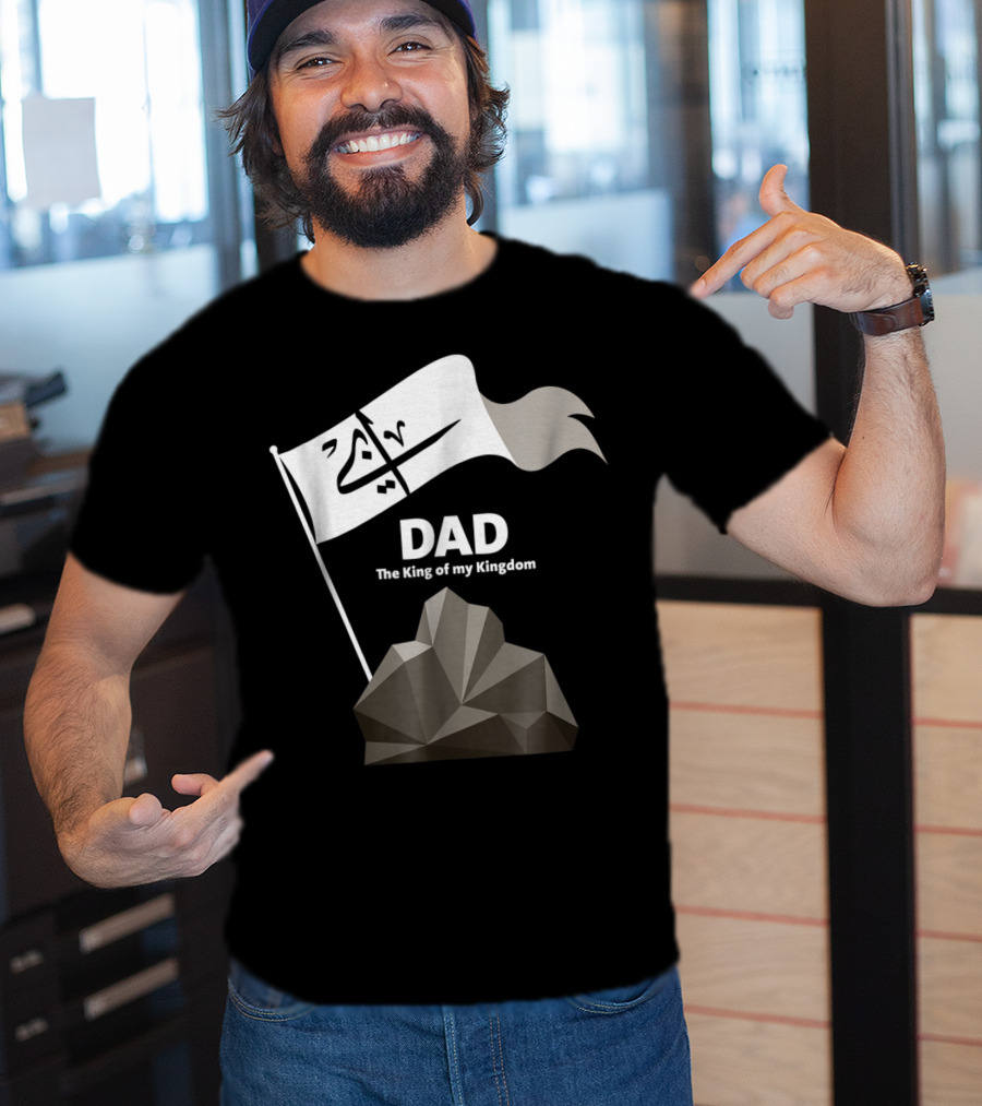DAD The King Of My Kingdom Arabic Calligraphy Flag And Geometric Mountain T-Shirt