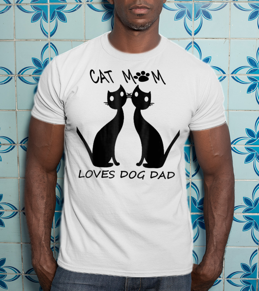 Cat Mom Paw Print Loves Dog Dad Cats T-Shirt