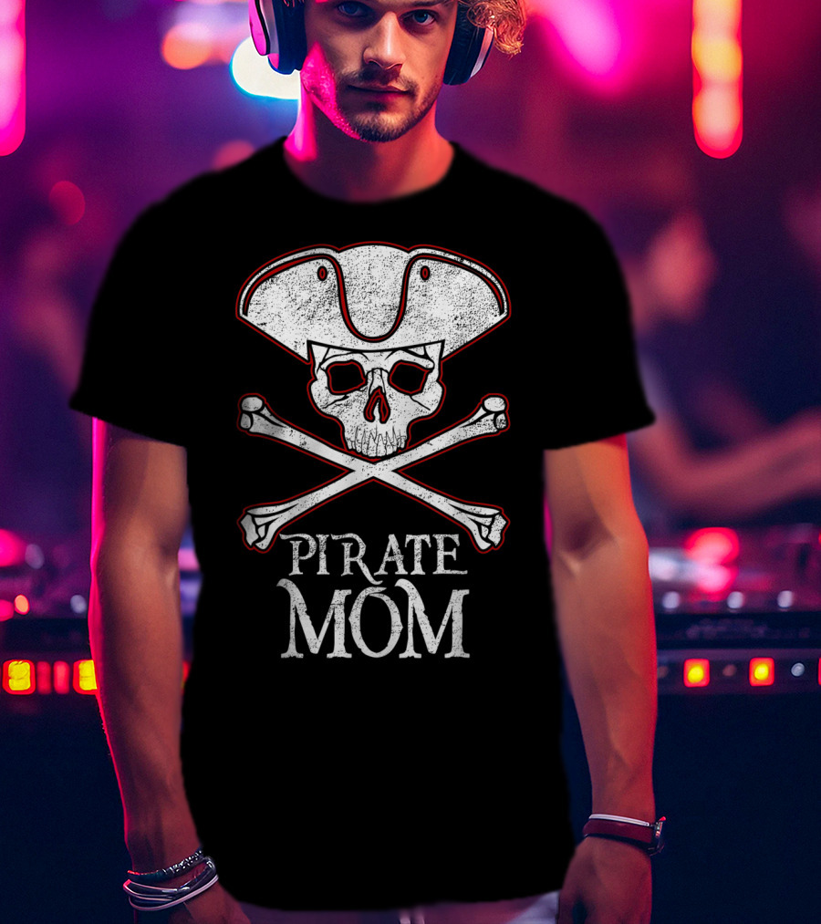 PIRATE MOM Skull Crossbones Halloween Captain T-Shirt