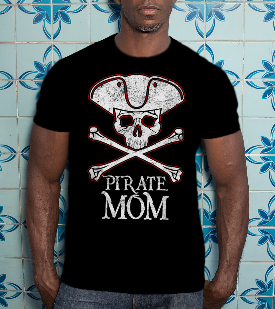 PIRATE MOM Skull Crossbones Halloween Captain T-Shirt