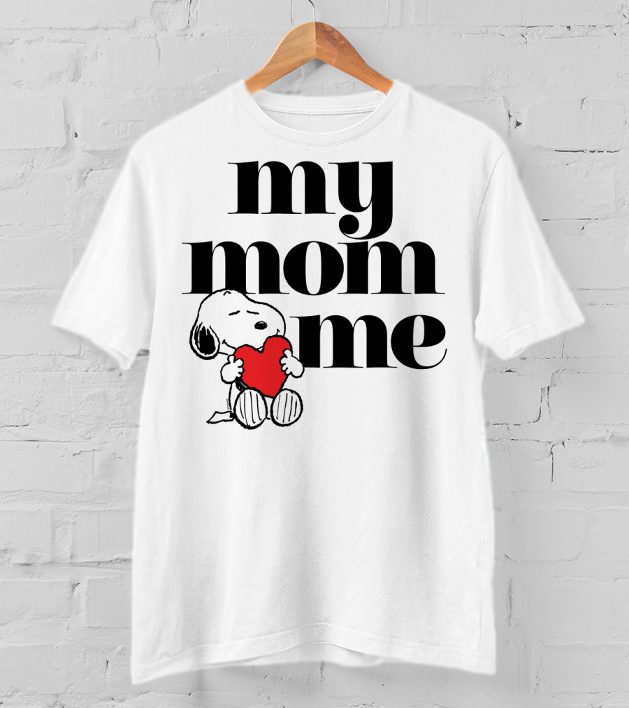 Peanuts Snoopy My Mom Loves Me Heart T-Shirt