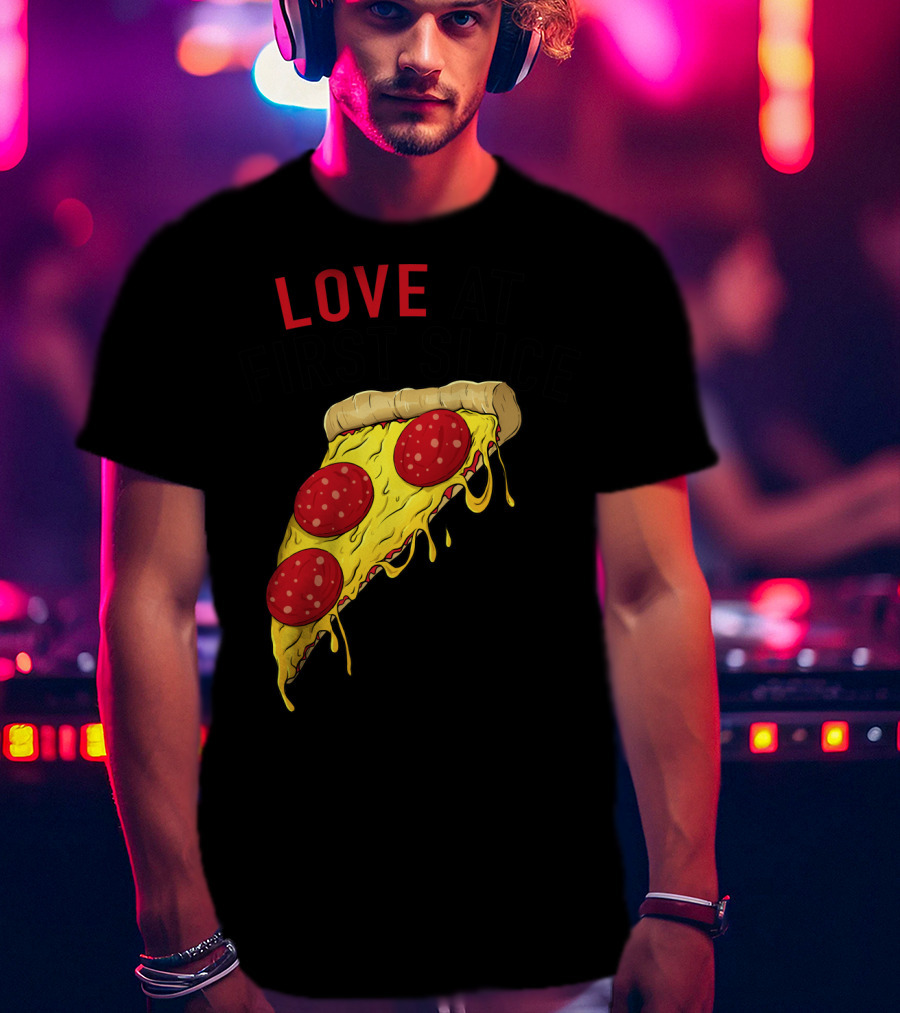 LOVE AT FIRST SLICE Pizza Men Girls Mom And Baby68 T-Shirt