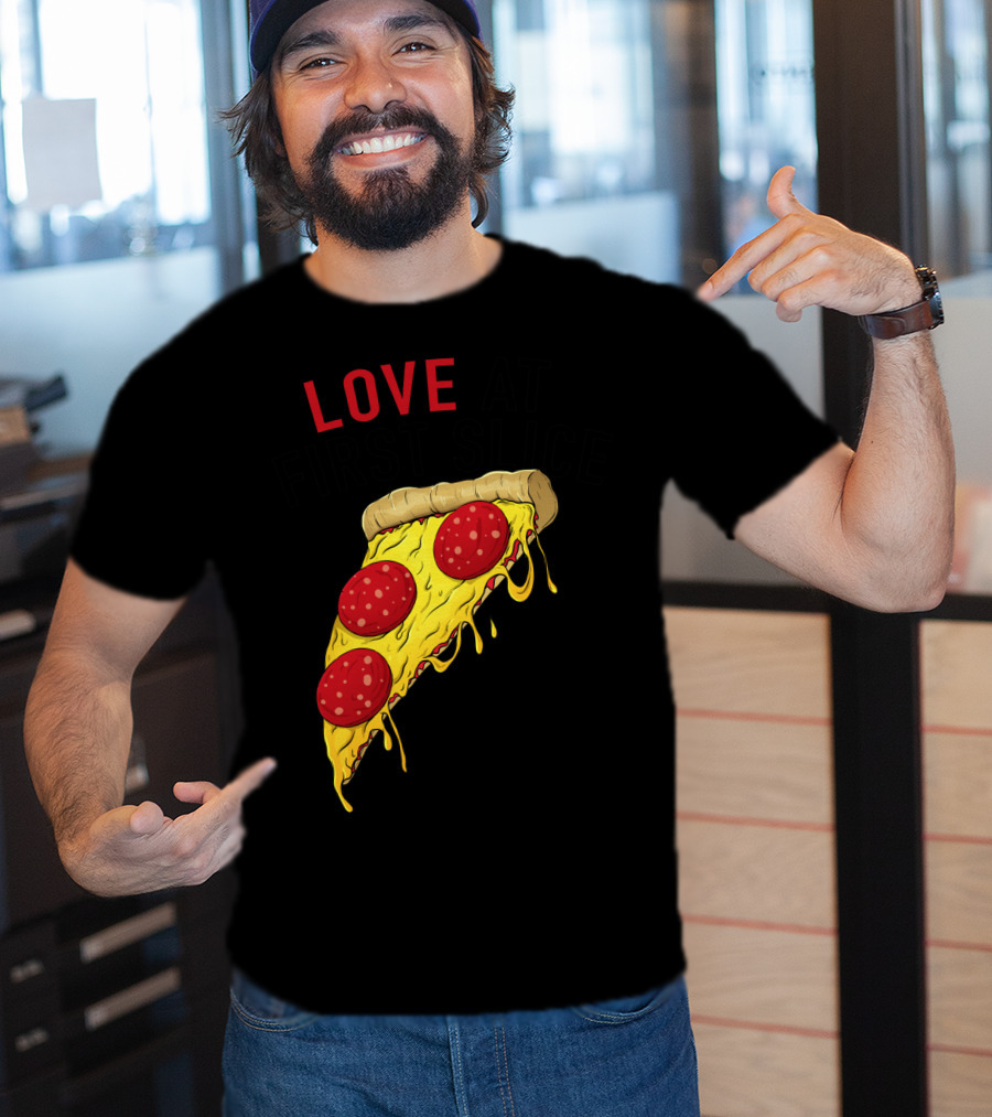 LOVE AT FIRST SLICE Pizza Men Girls Mom And Baby68 T-Shirt