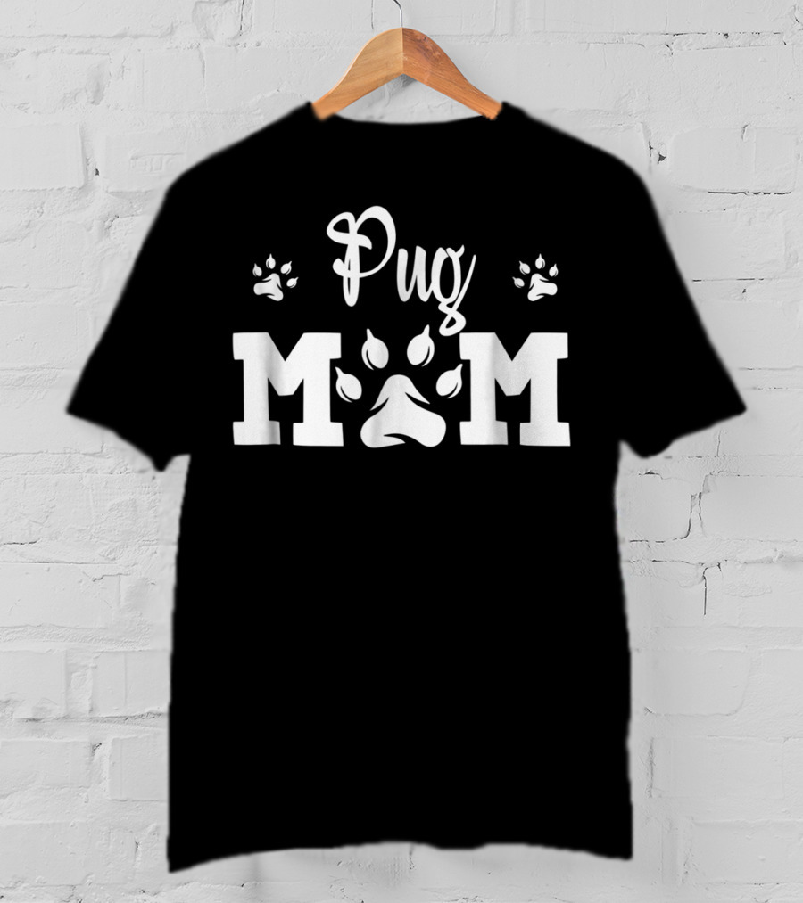 Pug Mom Paw Print Nose T-Shirt